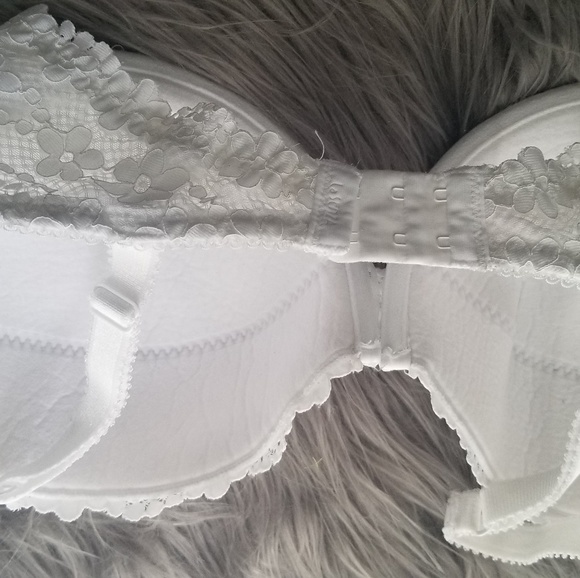 White Bra Lot (3) 34G - Picture 6 of 11